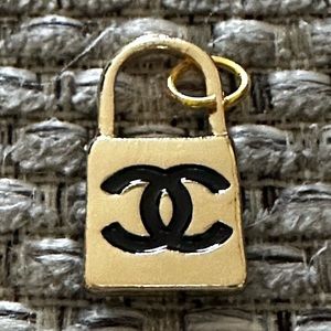 Chanel Zipper Pull